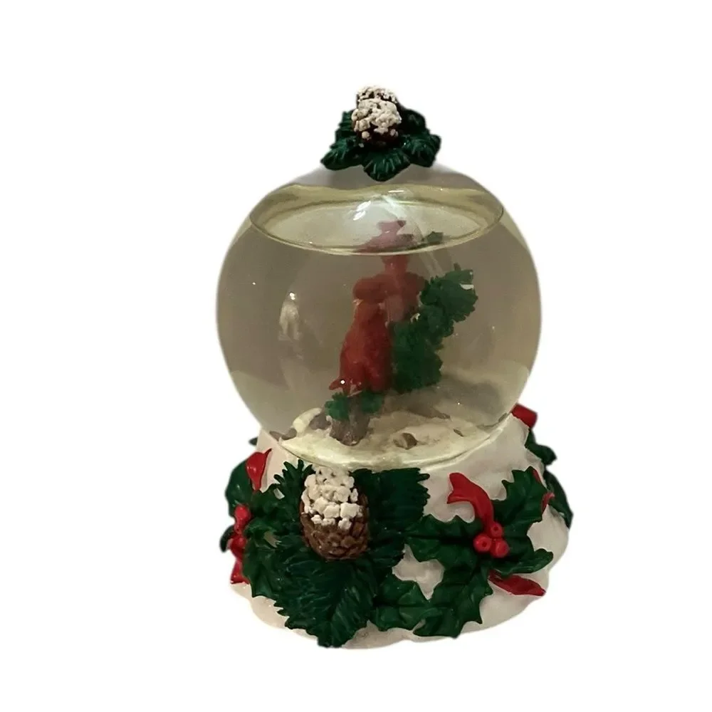 Papel Giftware Cardinal Snow Globe – Holly & Pinecone Base – Musical